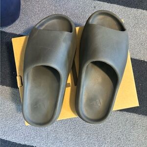 Yeezy Slide Granite men’s size 8 adidas